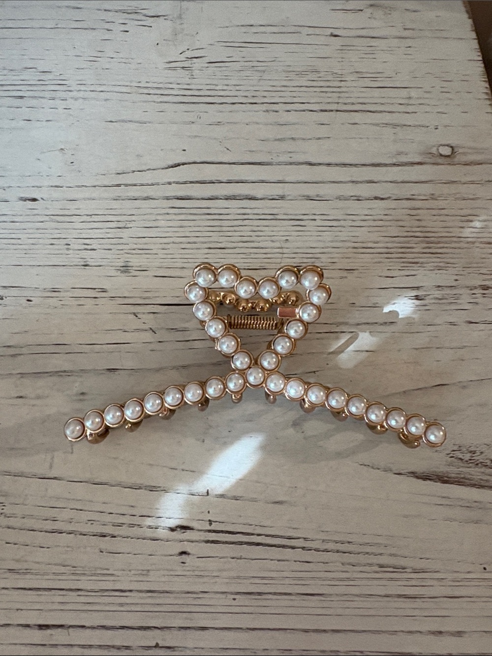 Pearl-Embellished Gold Hair Claw